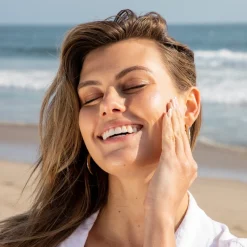 COOLA Rosilliance Tinted Moisturizer SPF30 Cream Bronze Goddess 44 ml