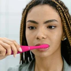 FOREO Sweden issa 4 smile Wild Strawberry