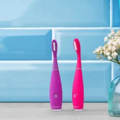 FOREO Sweden issa 4 smile Wild Strawberry