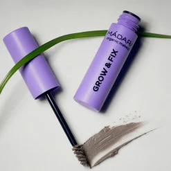 MÁDARA Getöntes Augenbrauengel Medium Brown 4,25 ml