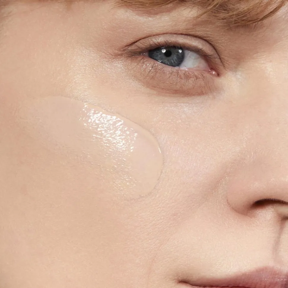 MÁDARA Semi-Matte Peptide Foundation #15 Stone 30 ml