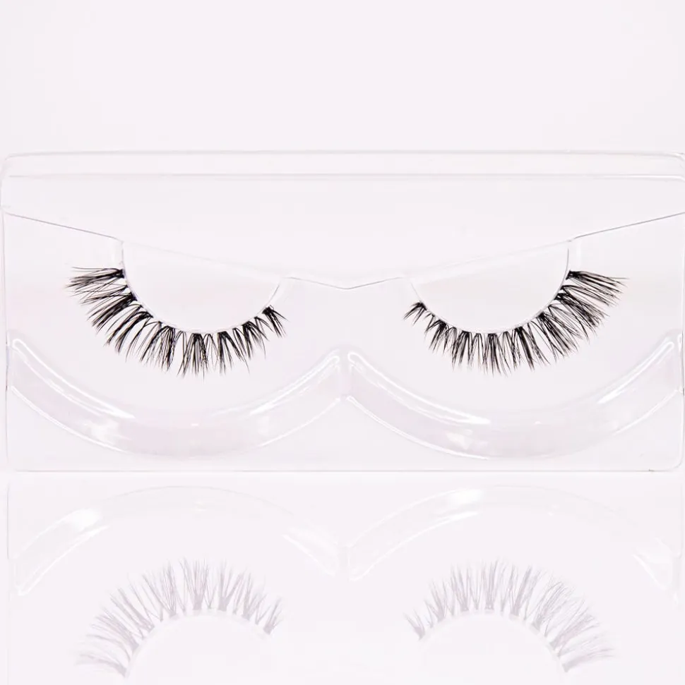 NICLAY by Florian Ferino Wimpernkranz Look 1