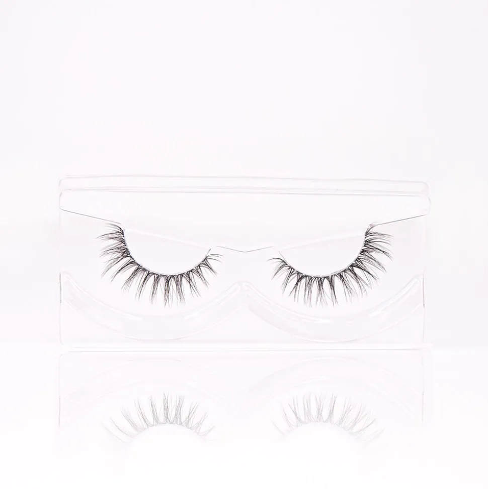 NICLAY by Florian Ferino Wimpernkranz Look 4