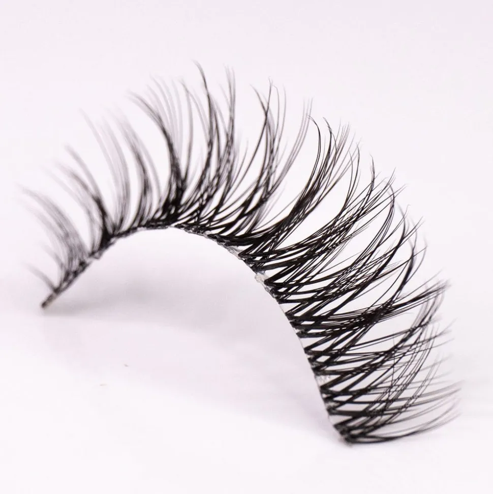 NICLAY by Florian Ferino Wimpernkranz Look 4