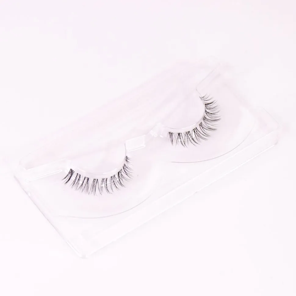 NICLAY by Florian Ferino Wimpernkranz Look 3