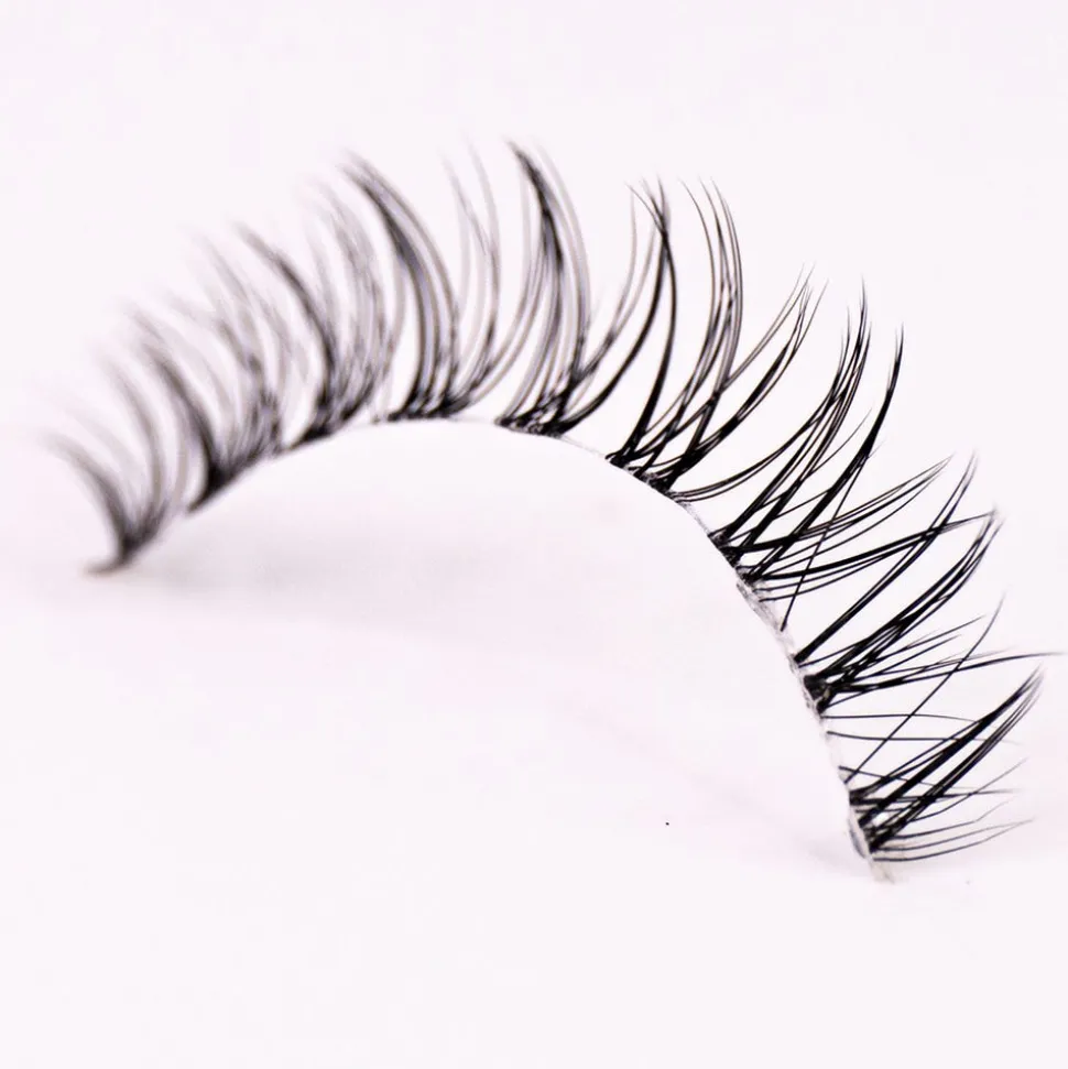 NICLAY by Florian Ferino Wimpernkranz Look 3