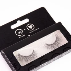 NICLAY by Florian Ferino Wimpernkranz Look 2
