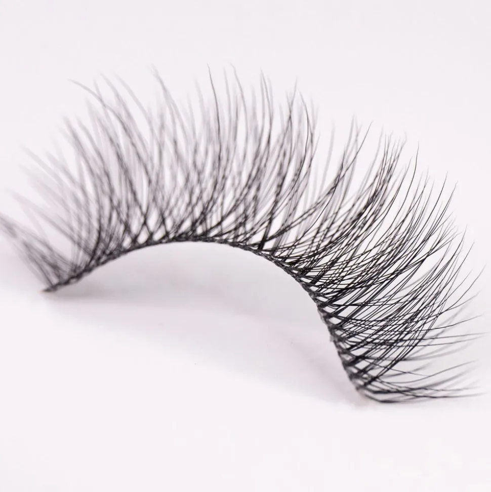 NICLAY by Florian Ferino Wimpernkranz Look 2