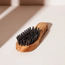 NOELIE Wildschweinborstenbürste Olivenholz