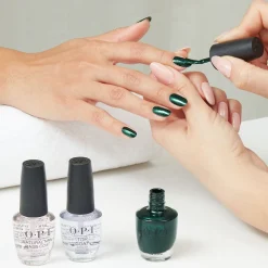 OPI Holiday Terribly Nice Nail Lacquer - Peppermint Bark and Bite 15 ml