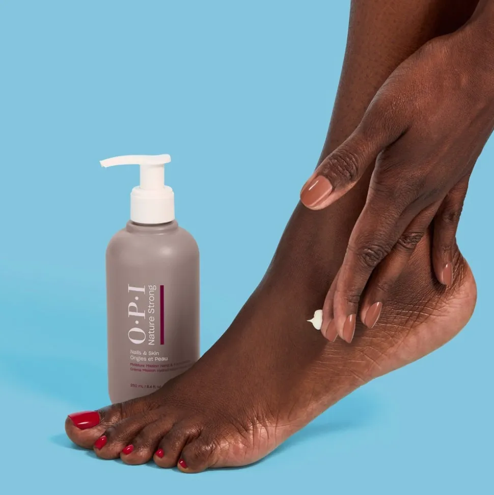 OPI Natur Strong Nails & Skin Moisture Mission Hand & Foot Cream 250 ml